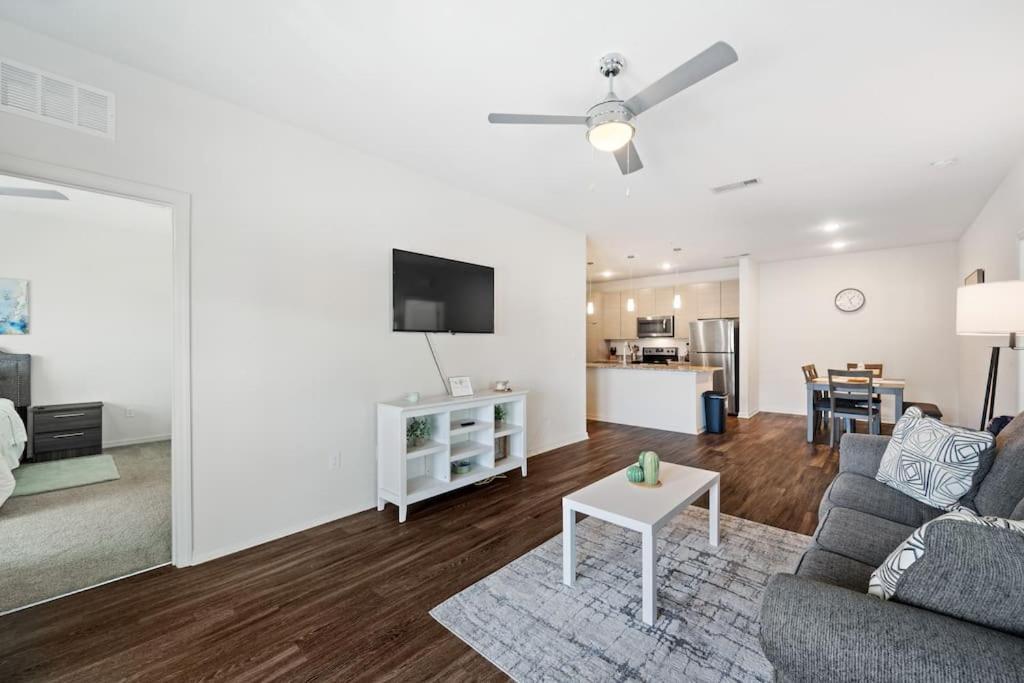 Lavish 2Br Apartment In แทมปา ภายนอก รูปภาพ